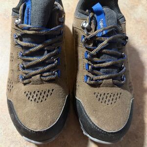 Waterproof Northside Kids Athletic Shoes in Brown and Black with Blue Accents